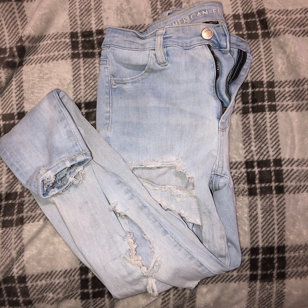AMERICAN EAGLE JEANS